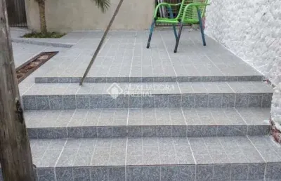 Casa com 5 quartos à venda na rua dona cristina, 740, cristal, porto alegre, 239 m2 por r$ 359.900