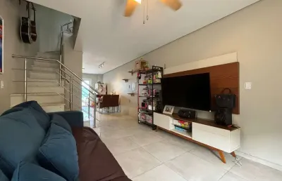 Casa em condomínio fechado com 4 quartos à venda na rua doutor sérgio de figueiredo, 278, guarujá, porto alegre, 118 m2 por r$ 439.000