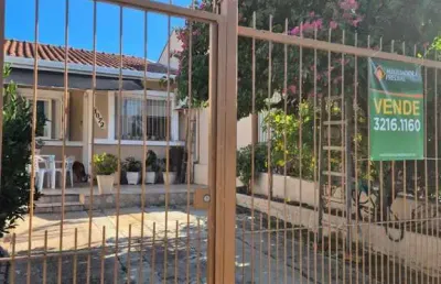 Casa em condomínio fechado com 2 quartos à venda na rua carlos maximiliano fayet, 1072, hípica, porto alegre, 42 m2 por r$ 300.000
