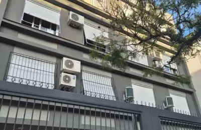 Apartamento com 2 quartos à venda na rua celeste gobbato, 61, praia de belas, porto alegre, 60 m2 por r$ 300.000