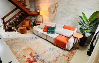 Casa em condomínio fechado com 2 quartos à venda na avenida orleaes, 105, guarujá, porto alegre, 196 m2 por r$ 590.000