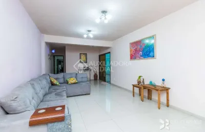 Casa em condomínio fechado com 3 quartos à venda na rua landel de moura, 2176, tristeza, porto alegre, 383 m2 por r$ 750.000