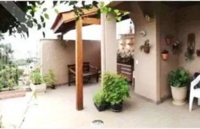 Casa em condomínio fechado com 3 quartos à venda na rua padre joão batista reus, 1700, camaquã, porto alegre, 267 m2 por r$ 910.000