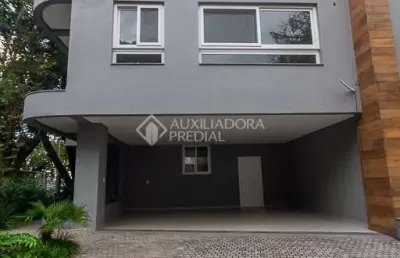 Casa em condomínio fechado com 3 quartos à venda na rua almirante câmara, 50, tristeza, porto alegre, 308 m2 por r$ 2.185.000