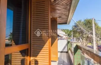 Casa com 3 quartos à venda na rua liberal, 1025, tristeza, porto alegre, 280 m2 por r$ 650.000