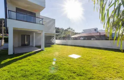 Casa em condomínio fechado com 3 quartos à venda na rua do lamim, 2736, canasvieiras, florianópolis, 230 m2 por r$ 1.950.000