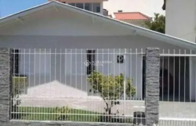 Casa com 6 quartos à venda na da amizade, 63, cachoeira do bom jesus, florianópolis, 265 m2 por r$ 2.300.000
