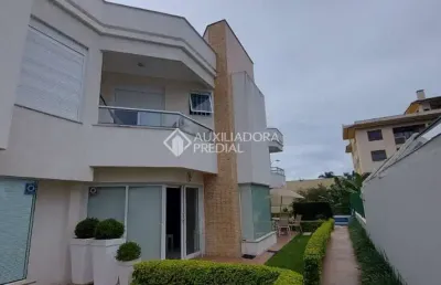 Casa em condomínio fechado com 3 quartos à venda na rua das baleias franca, 222, jurerê, florianópolis, 223 m2 por r$ 1.900.000