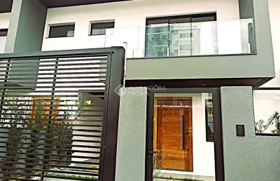 Casa com 3 quartos à venda na rua verona, 2, pagani, palhoça, 121 m2 por r$ 730.000