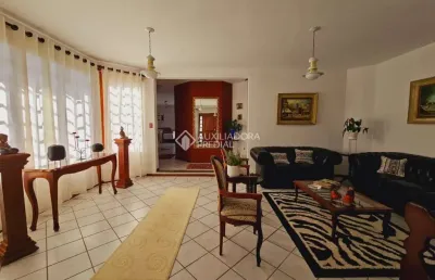 Casa com 4 quartos à venda na rua berlim, 33, córrego grande, florianópolis, 297 m2 por r$ 2.180.000