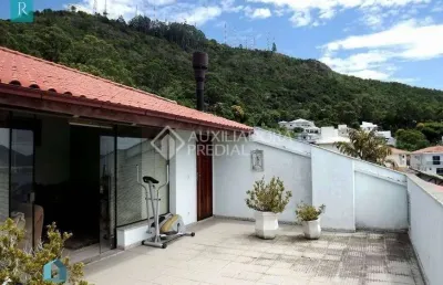 Casa com 6 quartos à venda na rua capitão pedro bruno de lima, 436, trindade, florianópolis, 287 m2 por r$ 1.915.000