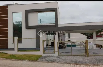 Casa em condomínio fechado com 3 quartos à venda na rodovia açoriana, 2390, tapera, florianópolis, 163 m2 por r$ 960.000