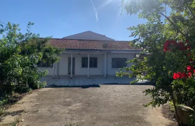 Casa comercial com 3 salas à venda na Rua Roseli Pansolin Alberti, 407, Guaraituba, Colombo
