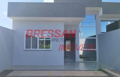Casa com 84 mts com 6 mts de frente no períolo com pé direito alto lote 150 mts