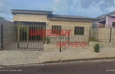 Belíssima.casa usada reformada  3 quartos sala grande tv  sala janta