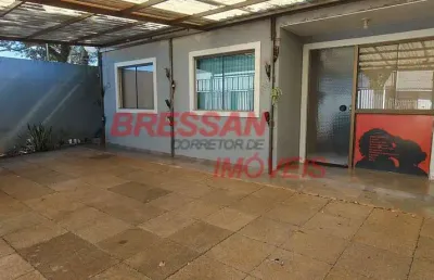 Vendo casa de 113 m com suíte e dois quartos sala cozinha banheiro área gourmet
