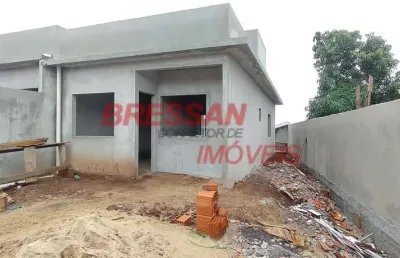 Vendo casa no tarumã dois quartos   sendo.um suíte   sala cozinha e banheiro .