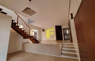 Casa em condomínio para locação próximo da represa, 03 suítes com piscina.