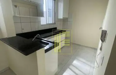 Apartamento com 02 quartos, cozinha planejada e garagem para locação no jardim planalto.