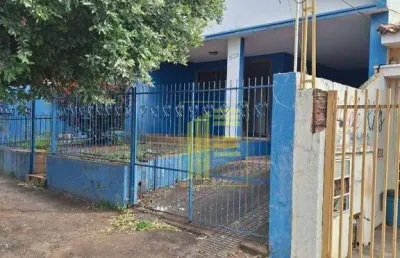 Duas casas pelo valor de uma no ercília para venda! comercial ou residencial, ótimo negócio para investidor.