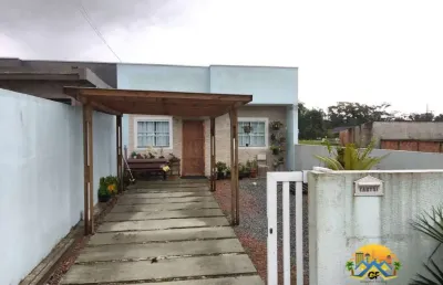 Casa à venda em matinhos – área de churrasqueira, 3 banheiros, terreno grande