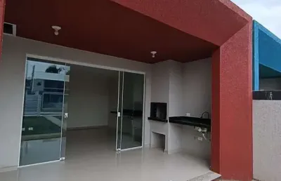 Casa nova à poucos passos do mar, balneário perequê em matinhos/pr