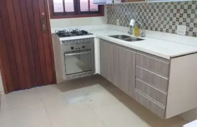Casa em condomínio fechado com 2 quartos à venda na avenida pilsen, 1396, serra grande, niterói, 111 m2 por r$ 307.000