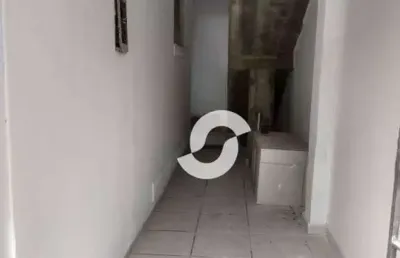 Excelente casa de vila na rua vereador duque estrada.