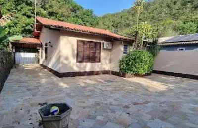 Casa com 3 quartos à venda na Rua Jornalista Ary Guanabara, 108, Santo Antônio, Niterói