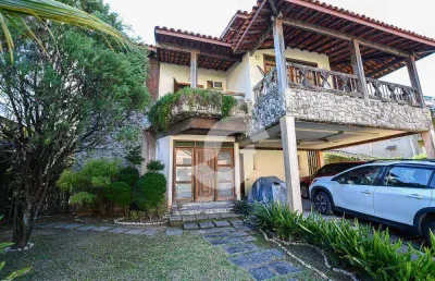 Maravilhosa casa  com 4 quartos 4 vagas no condominio ubavi 375 m² por r$ 1.690.000 - itaipu - niterói/rj