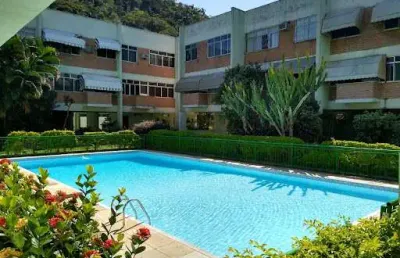 Linda casa triplex com 4 quartos em itacoatiara – niterói!