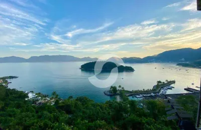 Excelente apartamento com 2 quartos, 1 suíte, banheiro social, sala em dois ambientes, cozinha americana, vista mar. área de lazer completa