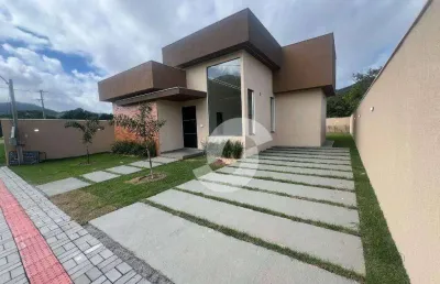 Casa moderna, iluminada, ampla, linear, lazer completo