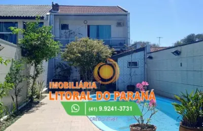 Sobrado com 02 dormitórios com piscina uma quadra do mar