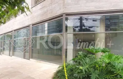 Loja comercial para locação na vila madalena, são paulo-sp: mezanino, 2 banheiros, 235m² de área.