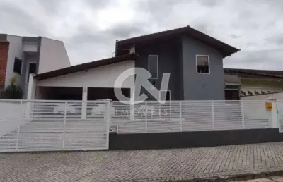 Casa com 2 suítes + 1 quartos, santo antônio - joinville
