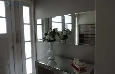 Apartamento de 02 dormitórios, com vaga no kobrasol
