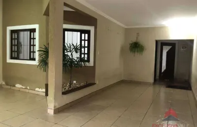 Casa com 4 dormitórios sendo 1 suíte à venda, 235 m² por r$ 690.000 - villa branca - jacareí/sp