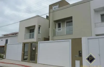 Casa geminada de alto padrão à venda na praia dos amores