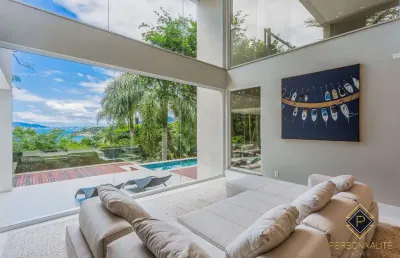 Casa à venda no bairro estaleiro - balneário camboriú/sc