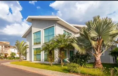 Casa em condomínio fechado totalmente mobiliada - boulevard uberaba