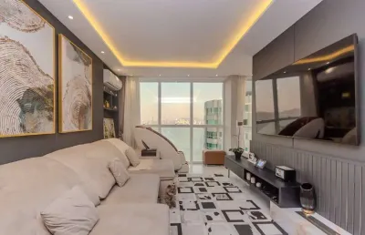 Apartamento com 04 suítes à venda no bairro pioneiros em balneário camboriú.