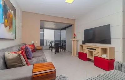 Apartamento com 04 dormitórios, frente mar à venda no centro de balneário camboriú.