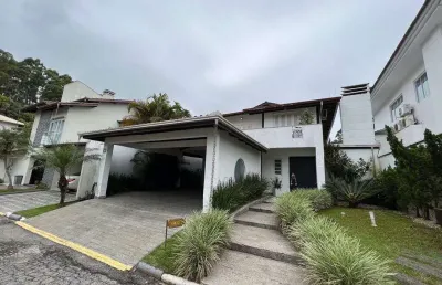 Casa à venda no cond. ariribá em balneário camboriú