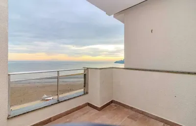 Apartamento frente mar à venda no ed. saint tropez em balneário camboriú