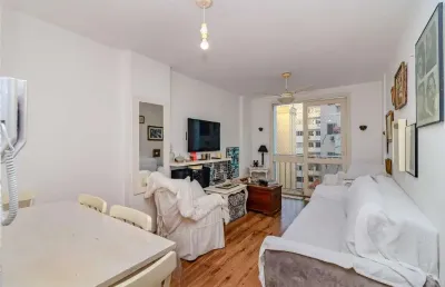 Apartamento próximo a praia à venda no ed. laureano bittencourt em balneário camboriú