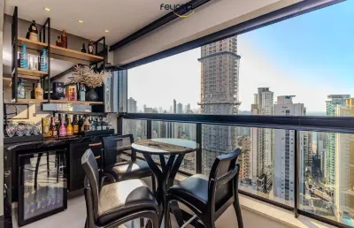 Apartamento à venda com 04 dormitórios no centro de balneário camboriú.