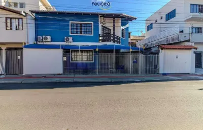 Casa com 2 quartos à venda na Rua 770, 162, Centro, Balneário Camboriú