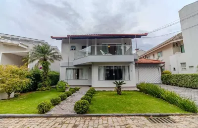 Casa à venda em condomínio fechado em balneário camboriú