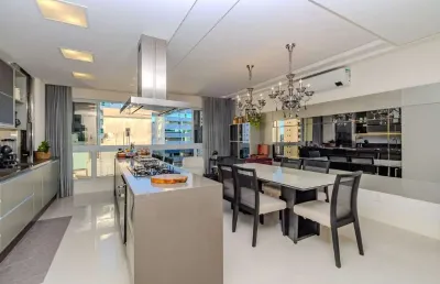 Apartamento com vista mar à venda em balneário camboriú